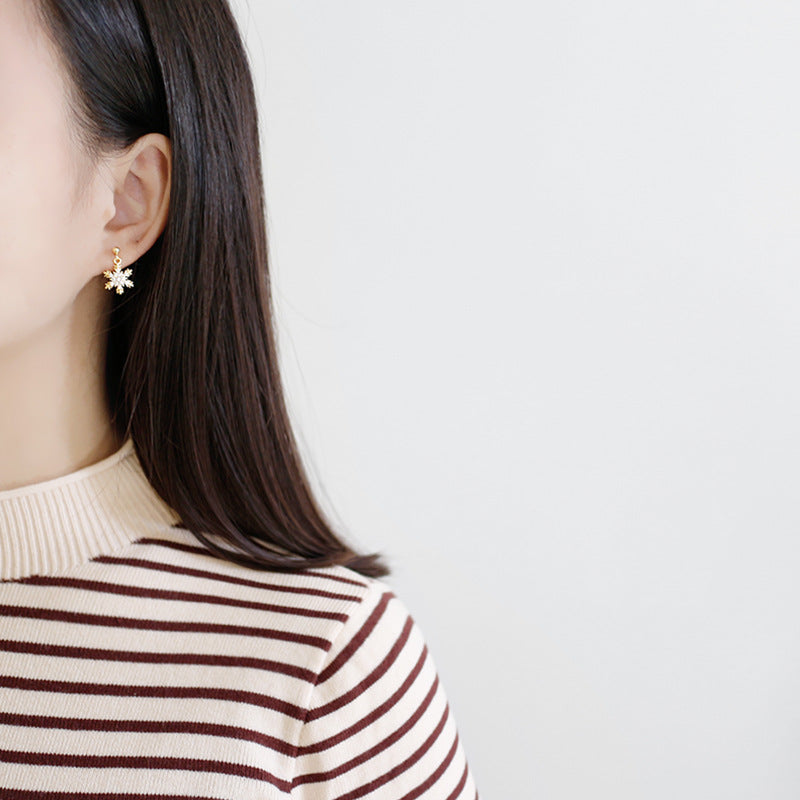 Snowflake Dangling Earrings